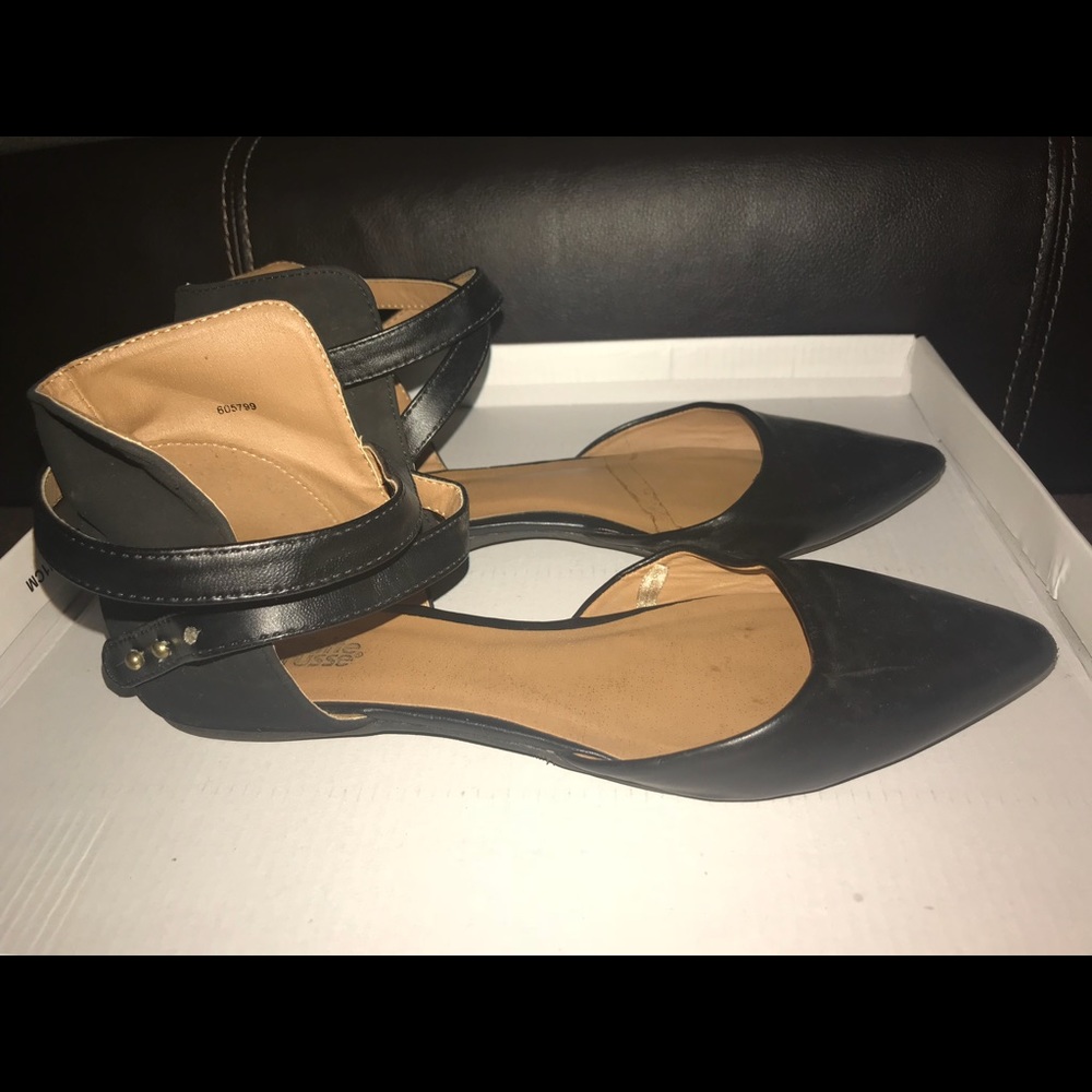 Pointy toe flats